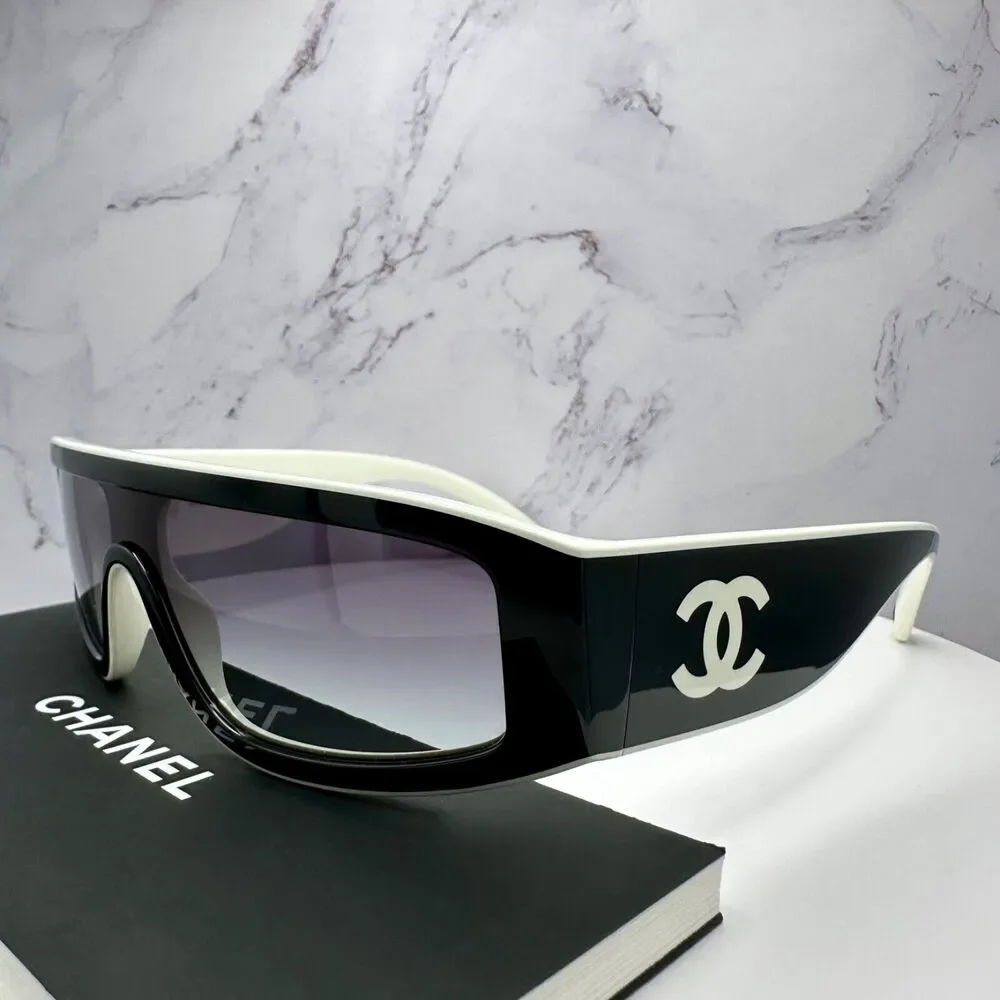 New CHANEL Sunglasses - Picture 15 of 16